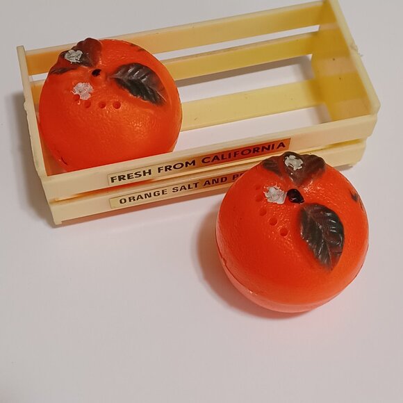 Vintage California Oranges Crate Salt and Pepper Shaker Set - Picture 3 of 5